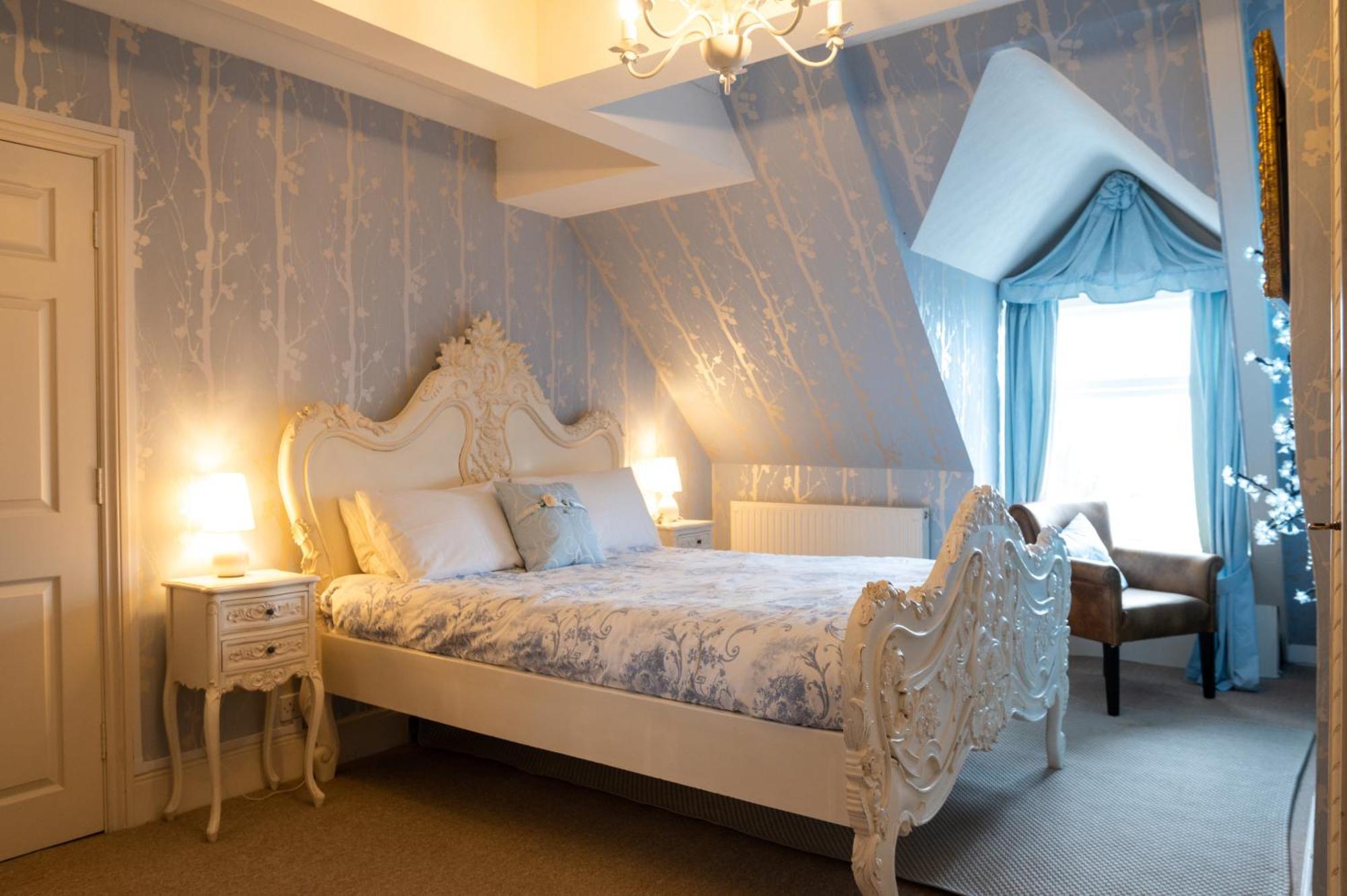 Enchanted Manor Niton Room photo